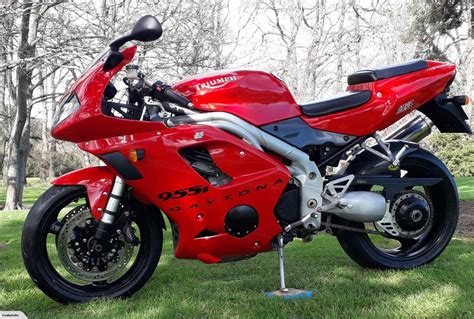 triumph daytona 955i reviews